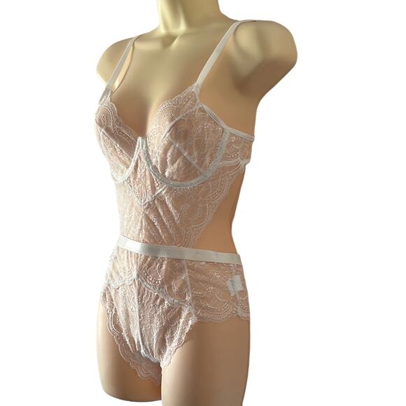 White Lace Teddy Lingerie Bodysuit Woman Size Small Snap Crotch Underwire Bra - Picture 2 of 11